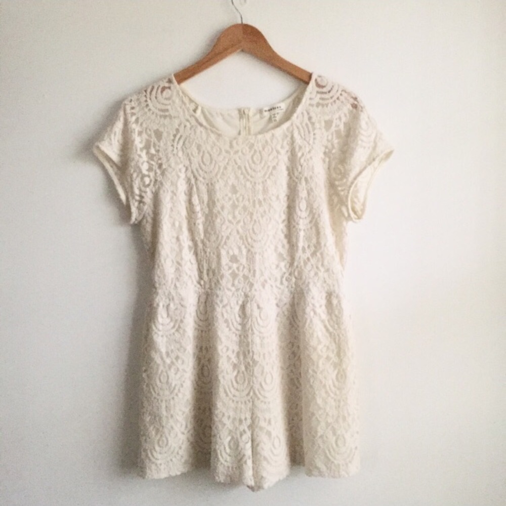 Monteau Lace Cream Romper ❤️ XL☀️summer 💕